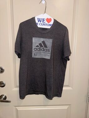 🏀 adidas Men’s Amplifier  Dark Gray Logo Crew Neck T-Shirt Large